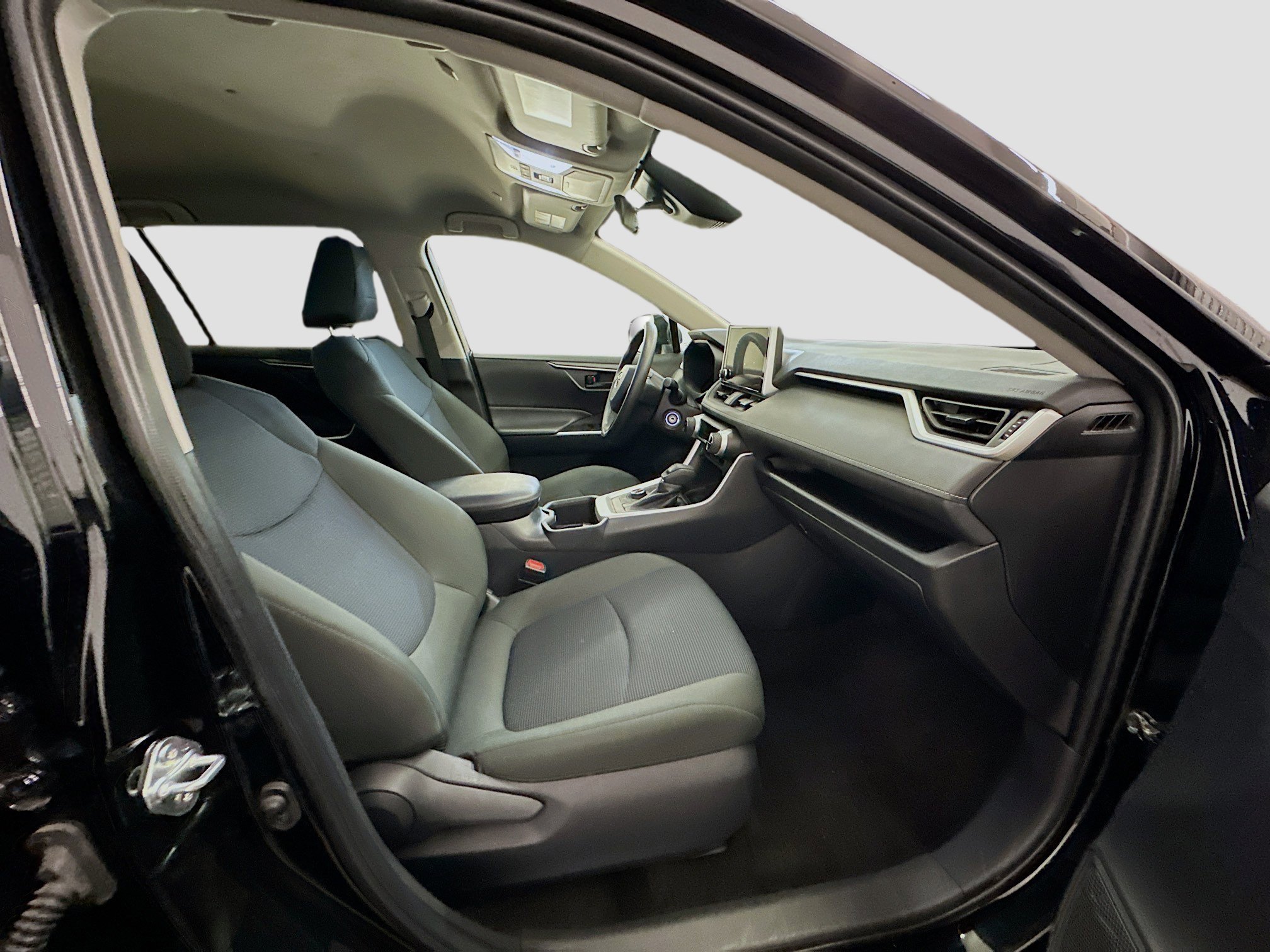 Used 2025 Toyota RAV4 LE image 32