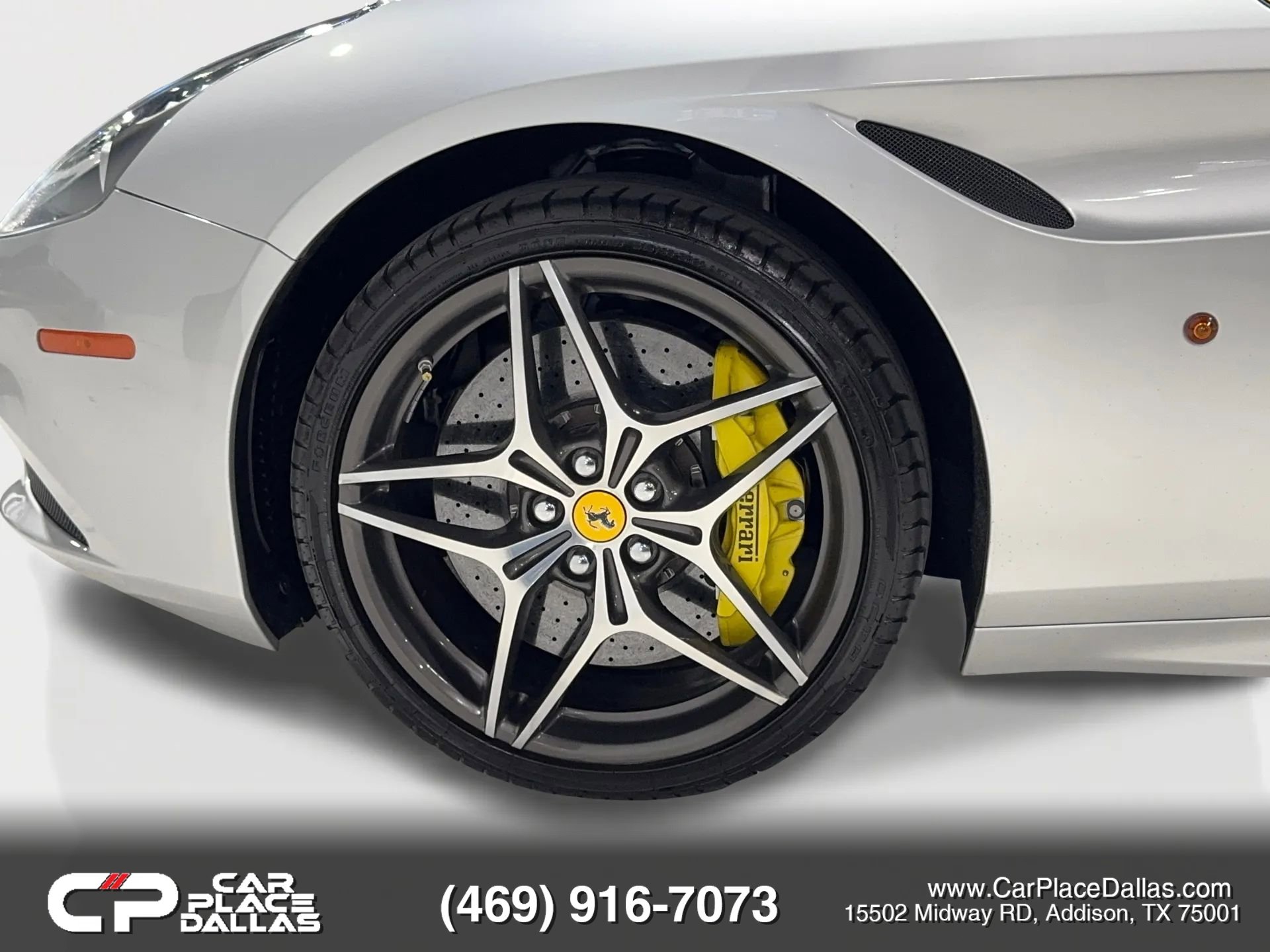 Used 2016 Ferrari California T image 33