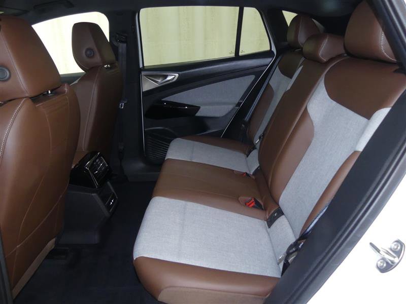 Used 2024 Volkswagen ID.4 Pro image 24