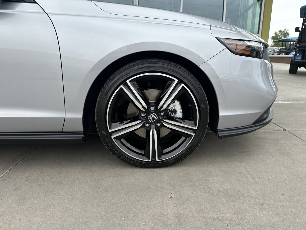Used 2024 Honda Accord Sport image 4
