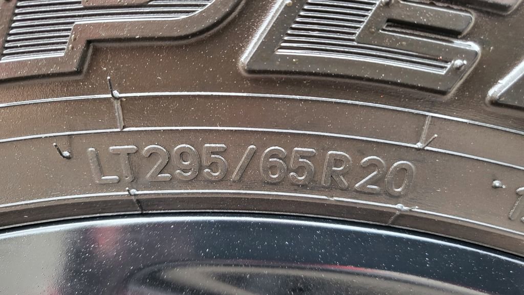 Used 2020 RAM 2500 Laramie w/ Night Edition image 12