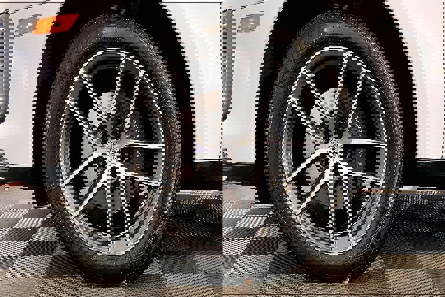 Used 2025 Porsche Macan image 11