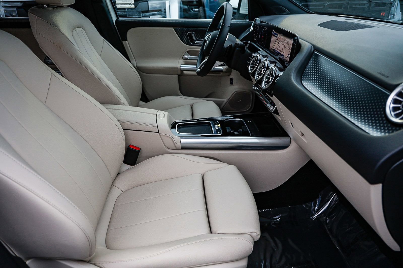 Certified 2025 Mercedes-Benz GLA 250 image 16