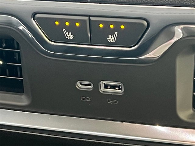 New 2025 GMC Sierra 3500 Denali w/ Denali Reserve Package image 17