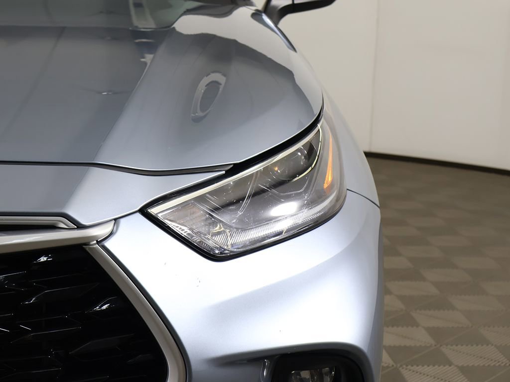 Used 2021 Toyota Highlander XLE image 16