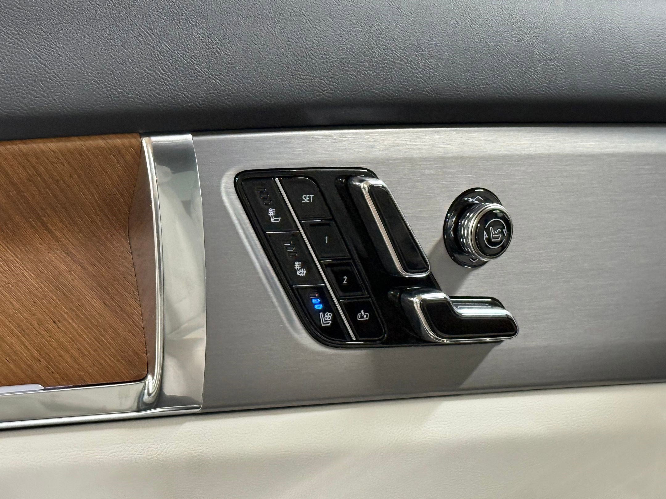 New 2026 Cadillac Vistiq Sport image 23