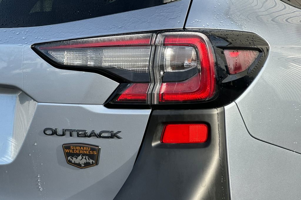 Used 2022 Subaru Outback Wilderness image 28