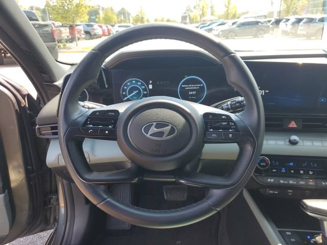 Used 2024 Hyundai Elantra Limited FWD image 27