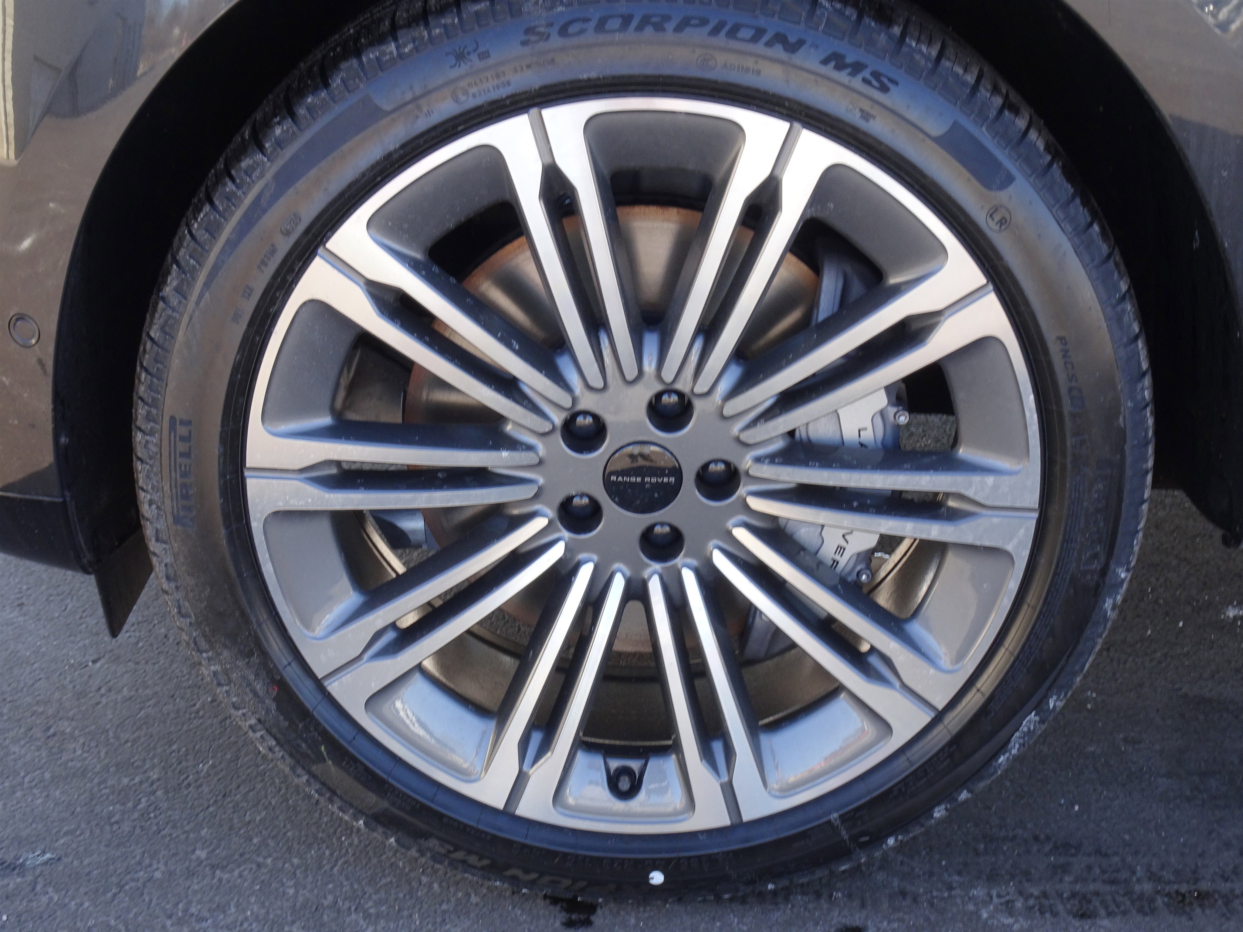 New 2026 Land Rover Range Rover SE image 31