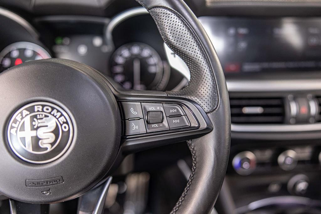 Used 2020 Alfa Romeo Stelvio Ti Sport AWD/4WD image 27