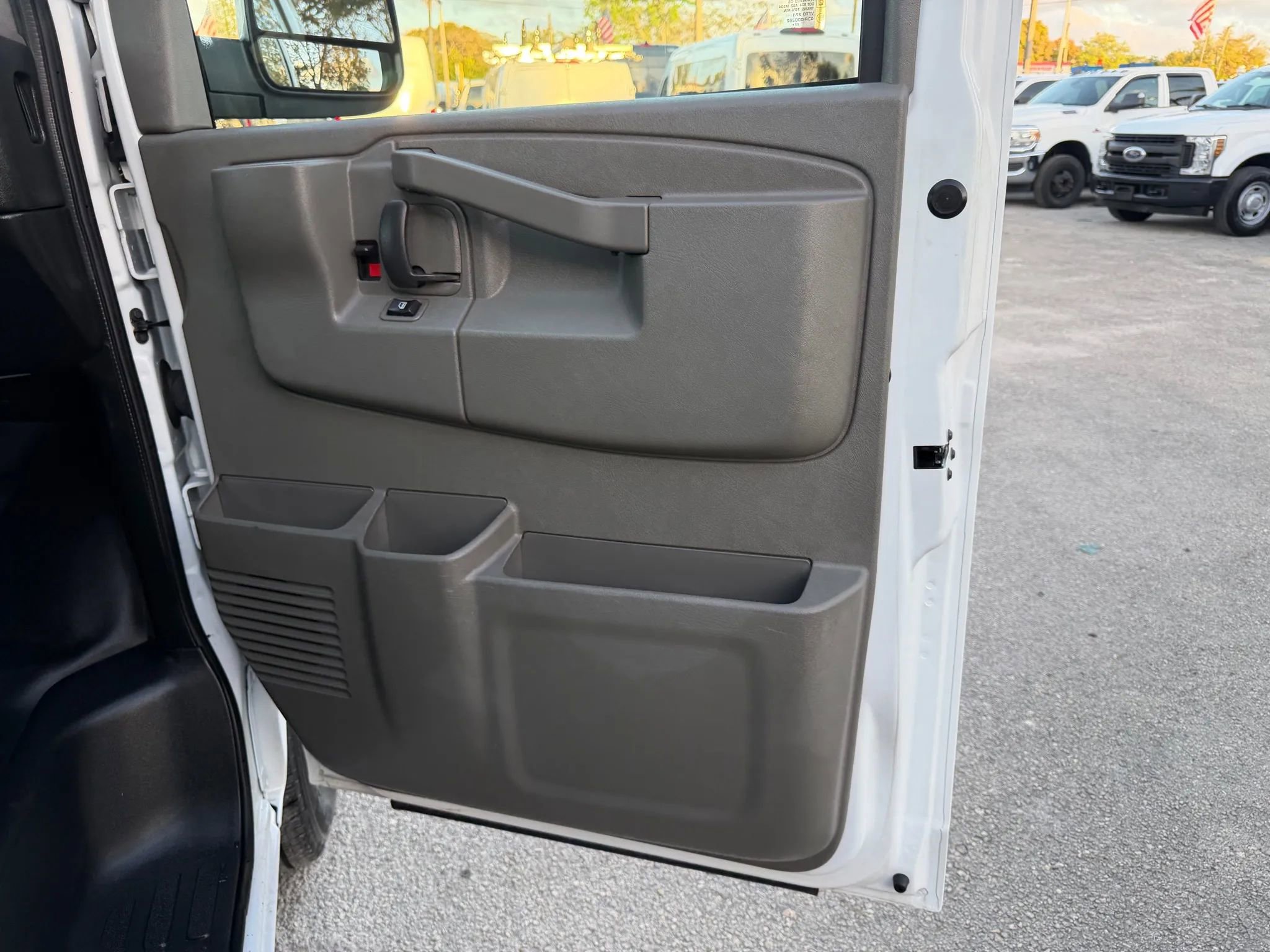 Used 2023 GMC Savana 2500 w/ Driver Convenience Package image 18