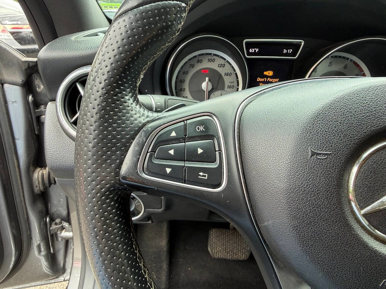 Used 2015 Mercedes-Benz CLA 250 4MATIC image 18