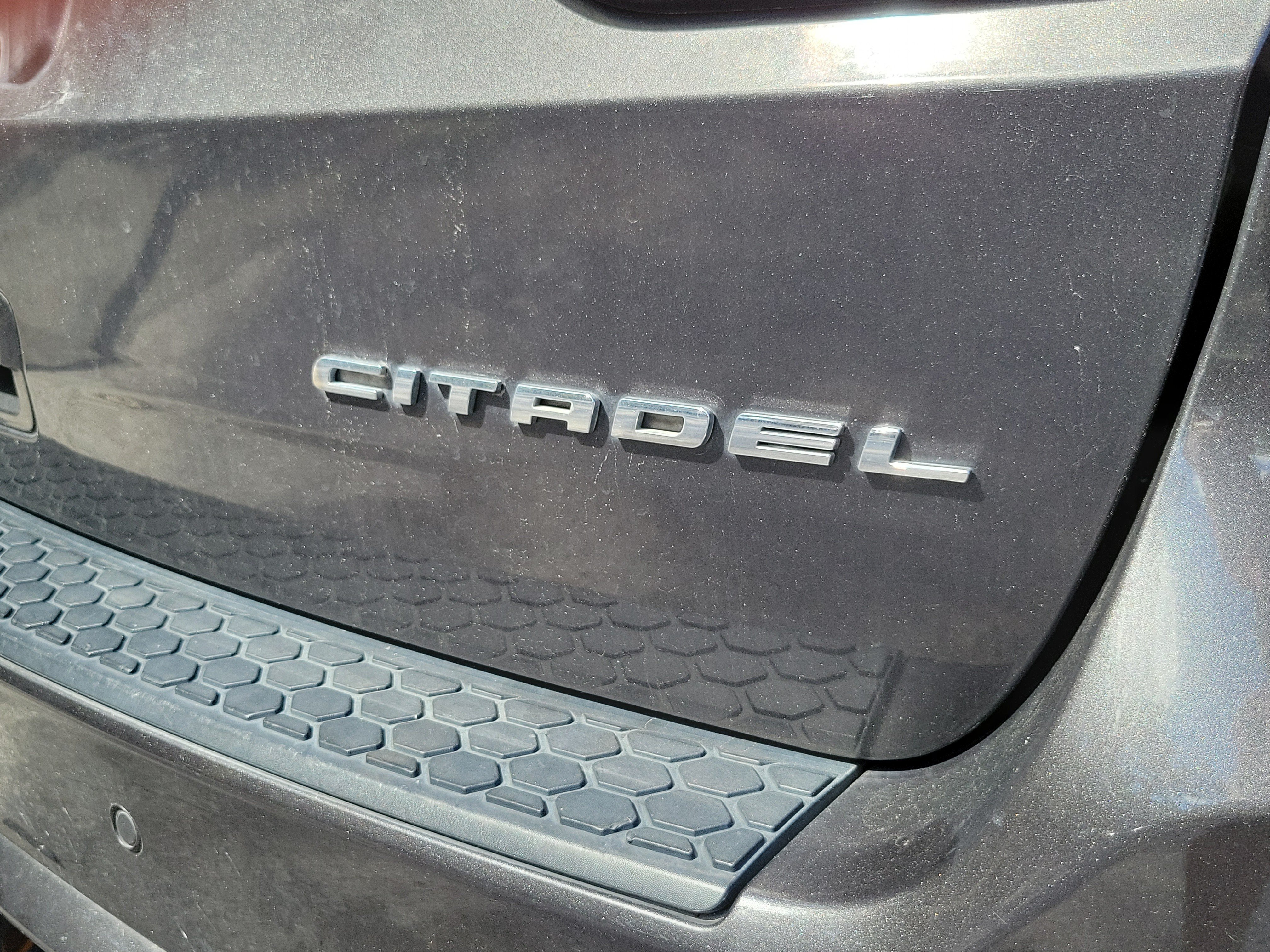 Used 2017 Dodge Durango Citadel w/ Premium Entertainment Group RWD image 4