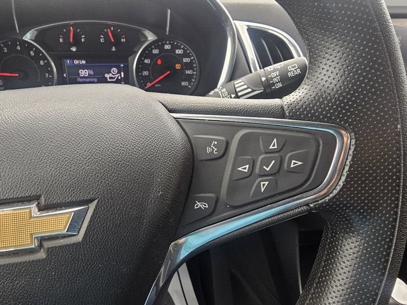 Used 2020 Chevrolet Equinox LT FWD image 34