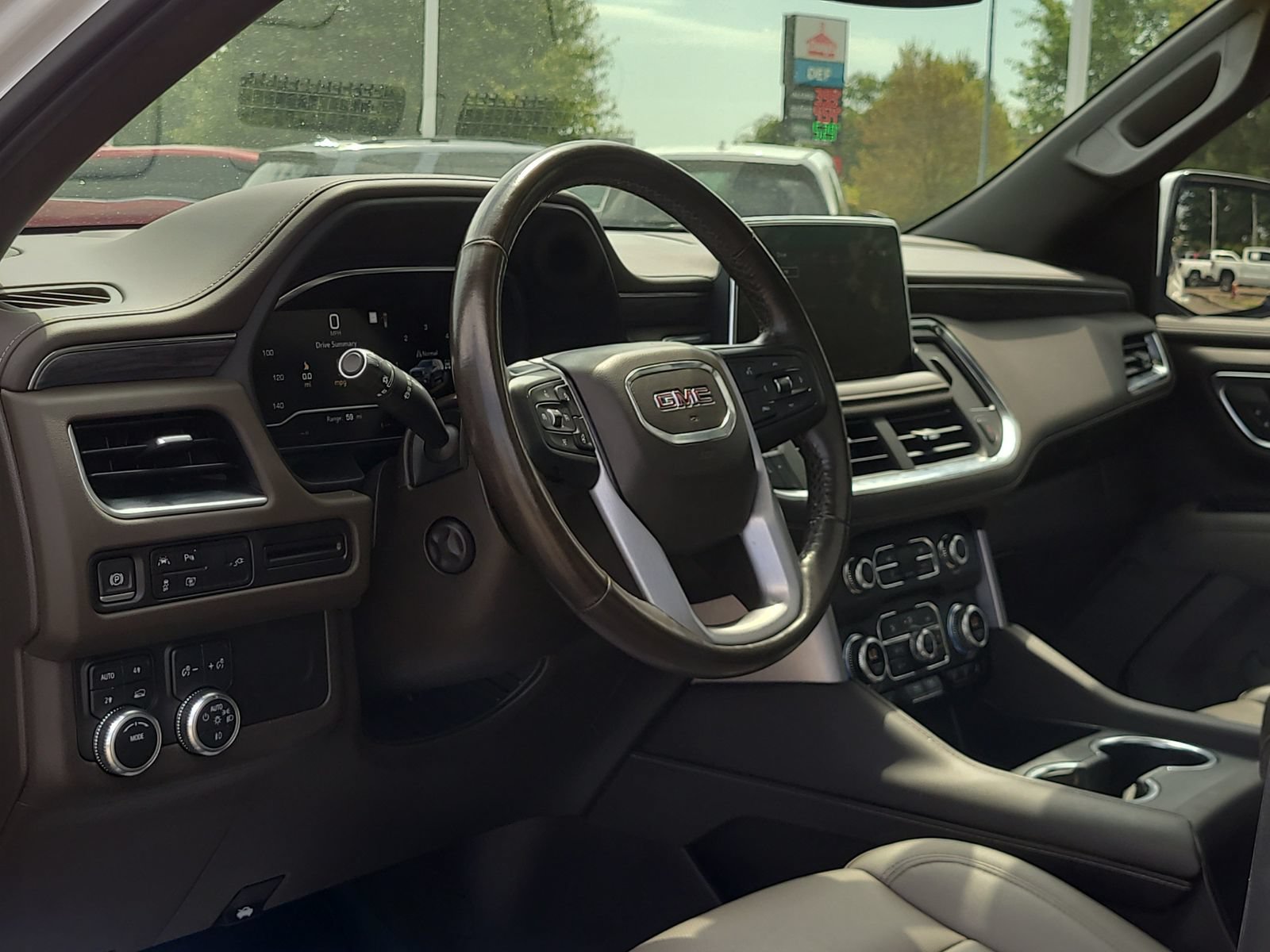Used 2022 GMC Yukon SLT AWD/4WD image 10