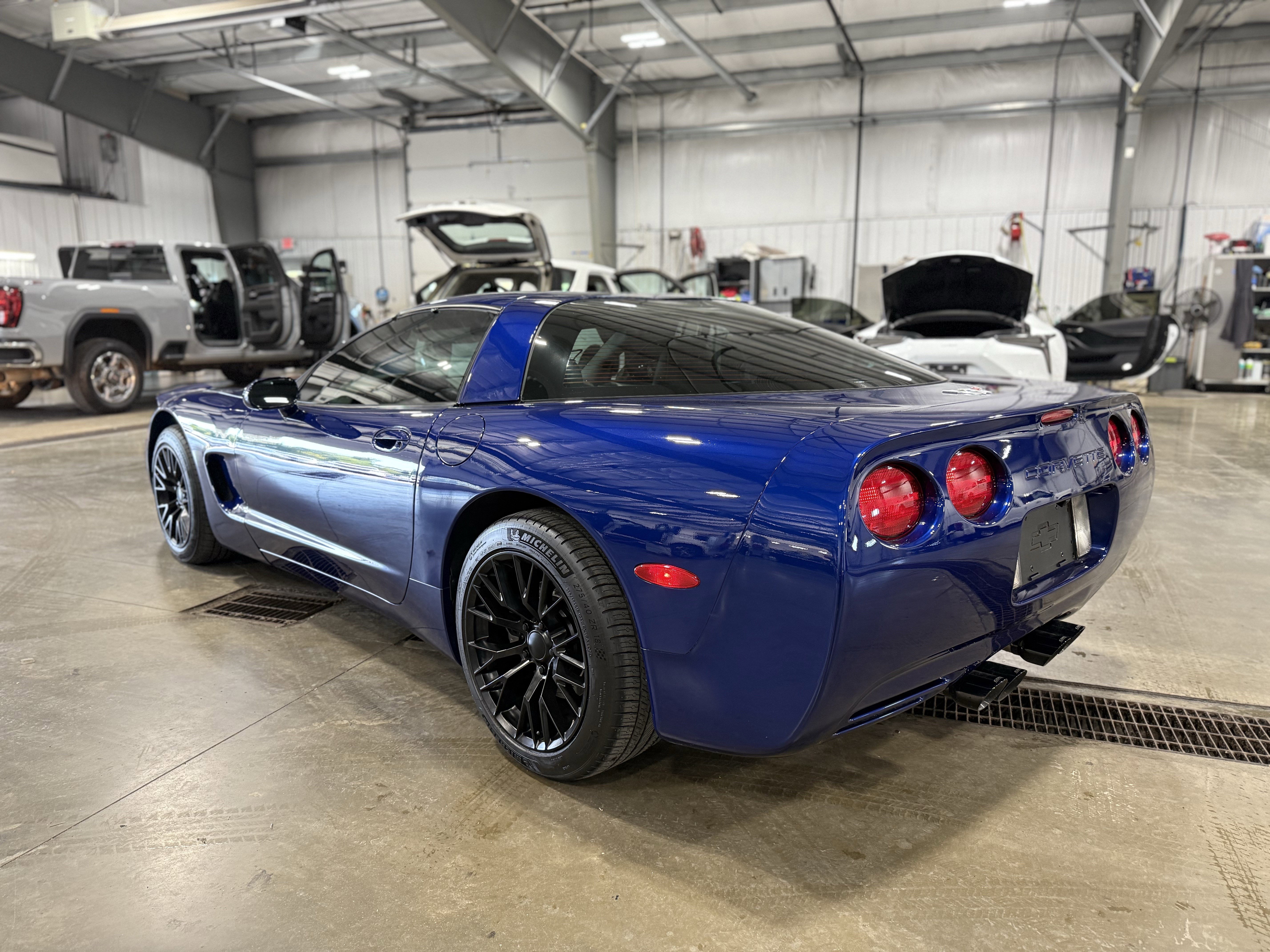 Used 2004 Chevrolet Corvette Coupe w/ Preferred Equipment Group image 9
