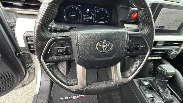 Used 2024 Toyota Tacoma TRD Off-Road AWD/4WD image 18
