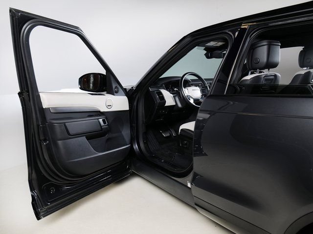 Used 2024 Land Rover Discovery Dynamic SE AWD/4WD image 24