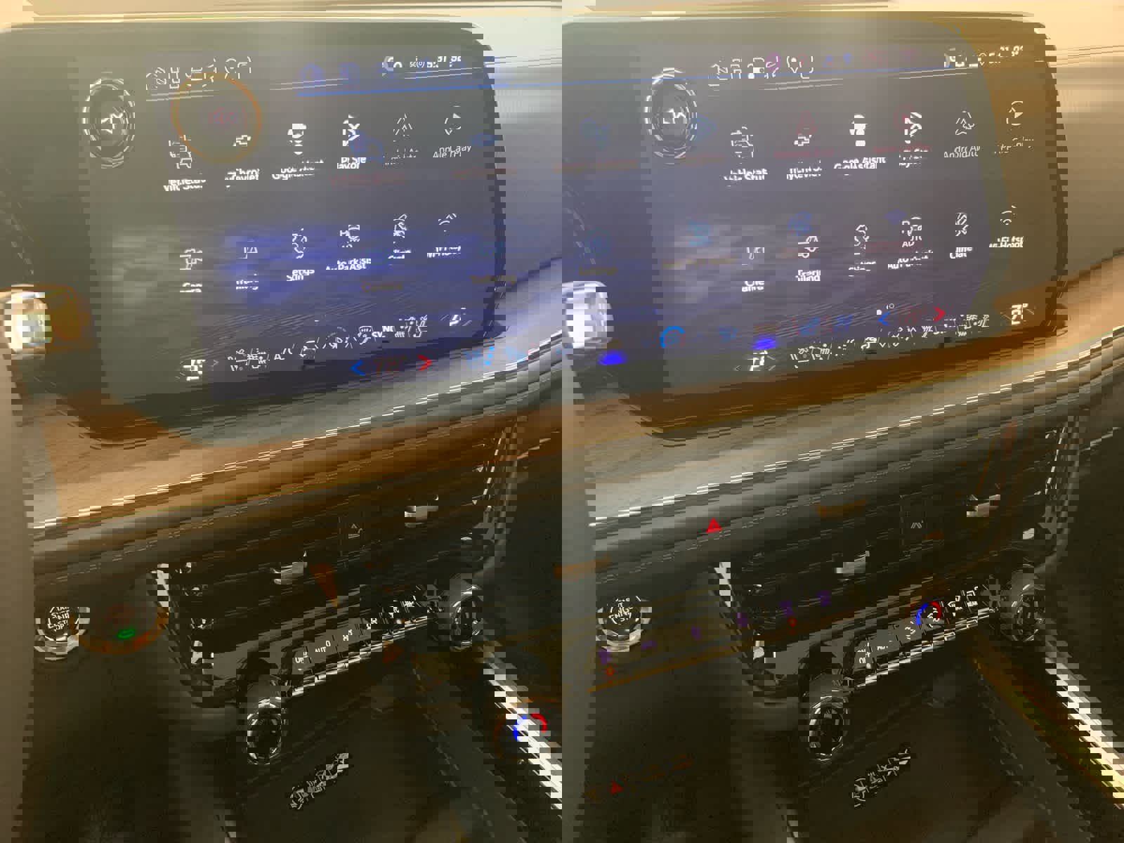 New 2026 Chevrolet Suburban High Country w/ LPO, Illumination Package image 30