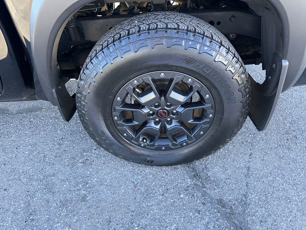 Used 2022 Nissan Frontier PRO-4X w/ Pro-4X Premium Package image 16