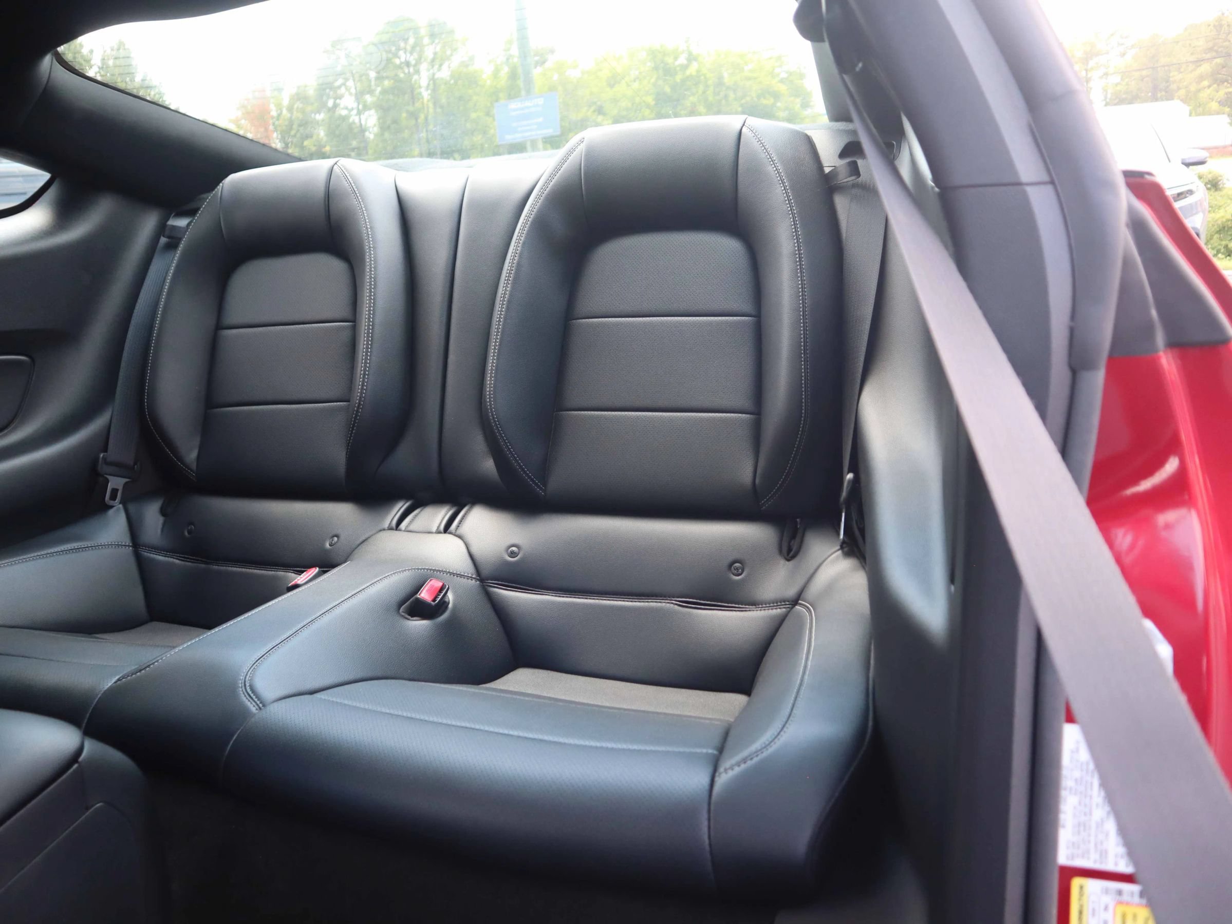 Used 2017 Ford Mustang GT Premium RWD image 3
