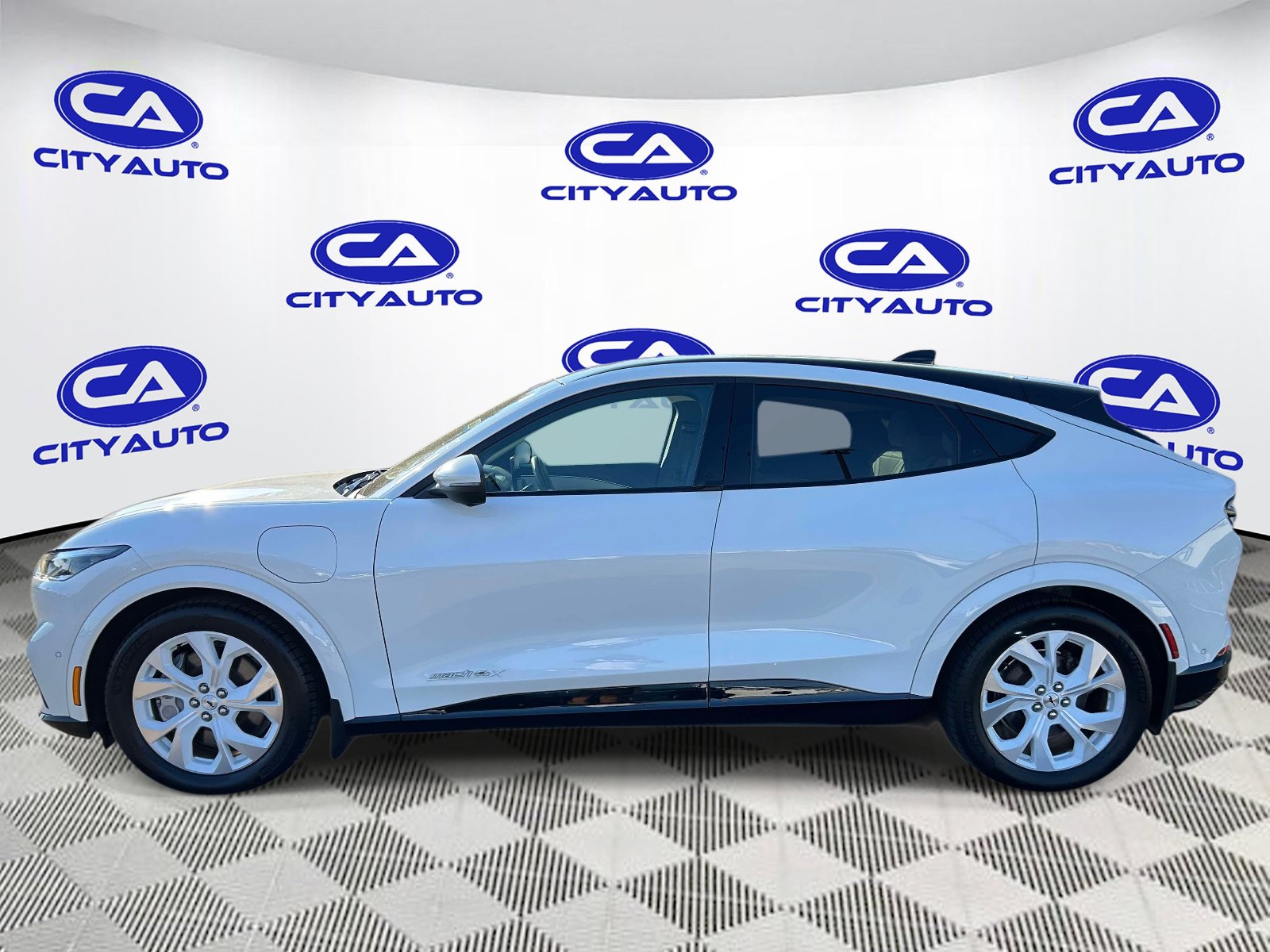 Used 2022 Ford Mustang Mach-E Premium w/ Ice White Appearance Package AWD/4WD image 7