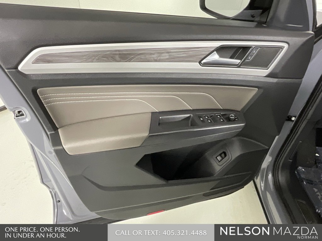 Used 2021 Volkswagen Atlas Cross Sport SE image 17