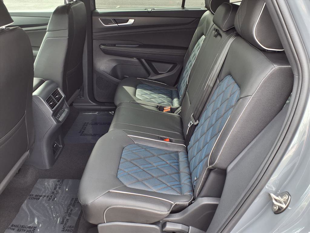 New 2026 Volkswagen Atlas Cross Sport SEL Premium R-Line image 11