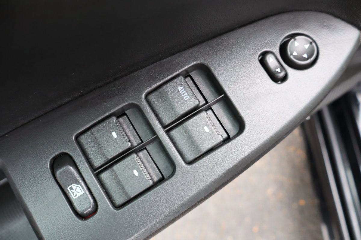 Used 2013 Chevrolet Impala LTZ FWD image 27