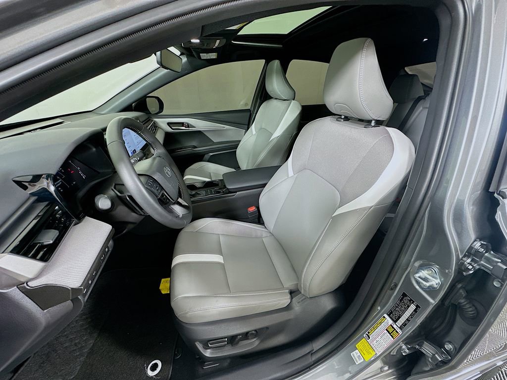 Certified 2025 Toyota Camry SE image 21