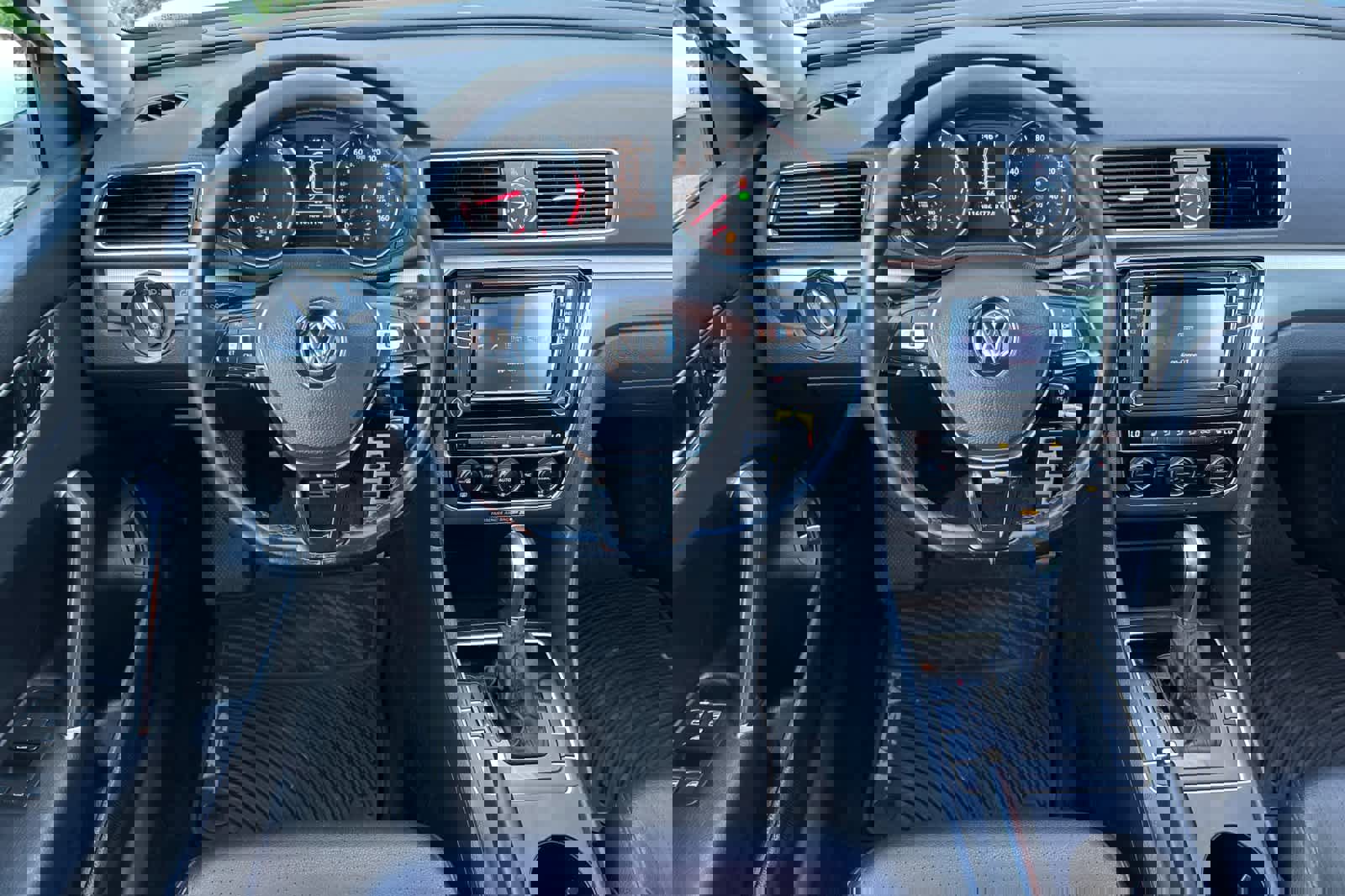 Used 2017 Volkswagen Passat 1.8T R-Line w/ R-Line Lighting Package image 14