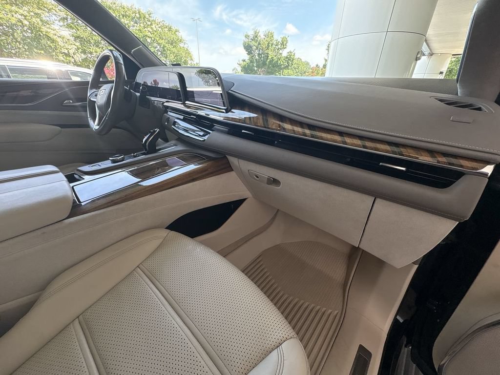 Certified 2021 Cadillac Escalade Premium Luxury Platinum AWD/4WD image 30