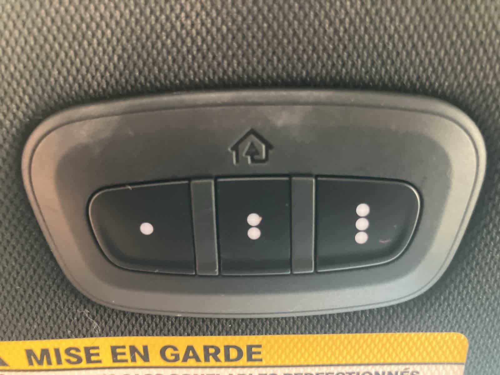 Used 2020 Chrysler Pacifica Touring-L FWD image 27