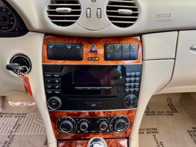 Used 2005 Mercedes-Benz CLK 320 Coupe image 14