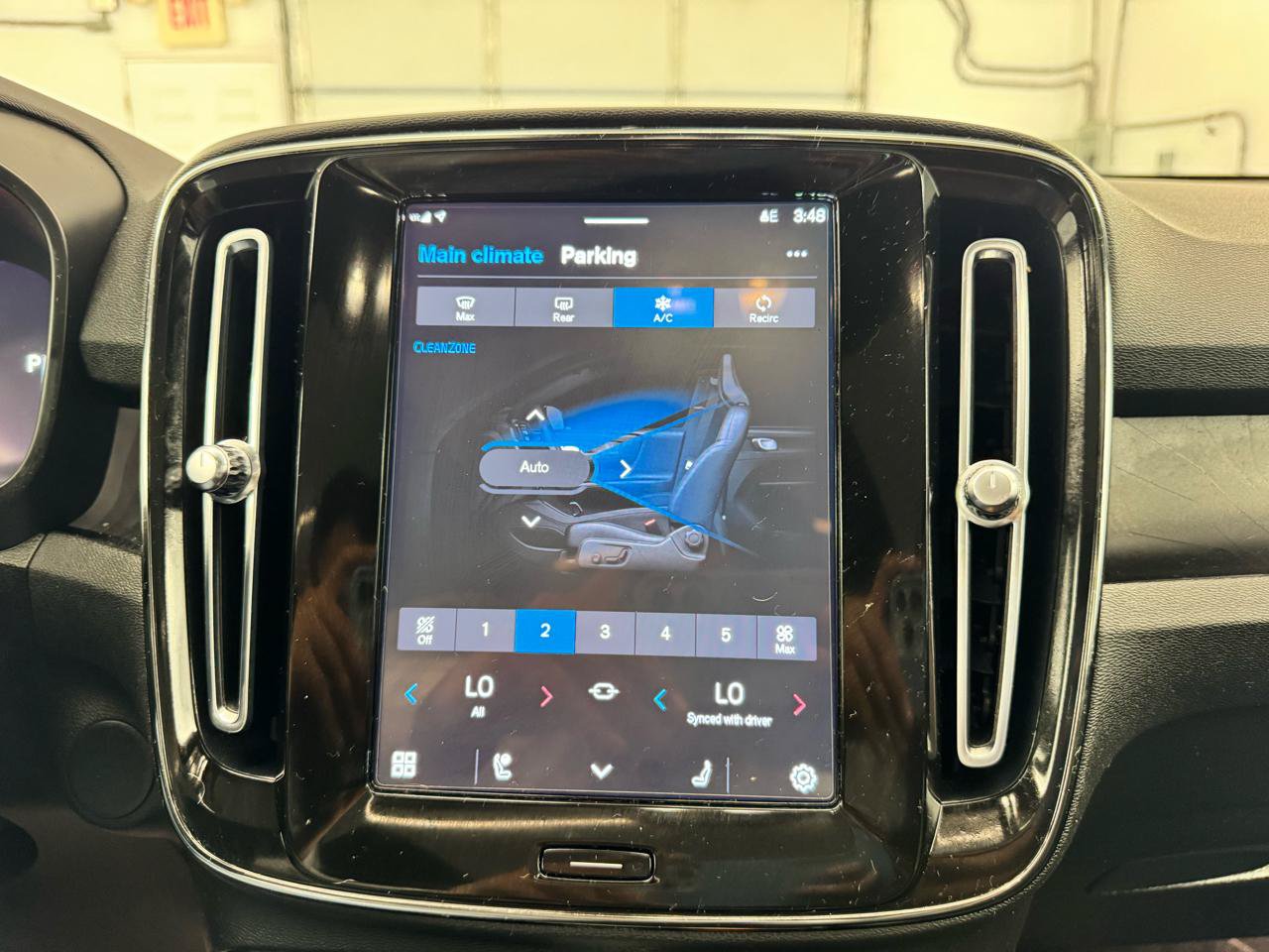 Used 2022 Volvo C40 P8 Recharge Ultimate AWD/4WD image 27