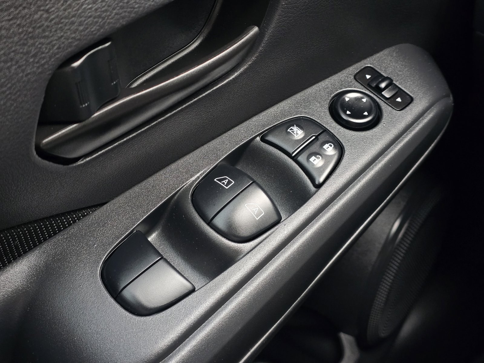 Certified 2025 Nissan Kicks Play S FWD image 22