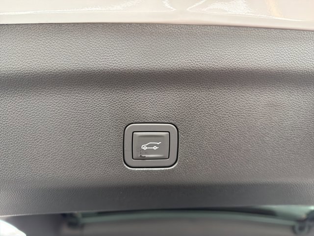 New 2026 Chevrolet Suburban LT w/ Comfort Package image 36