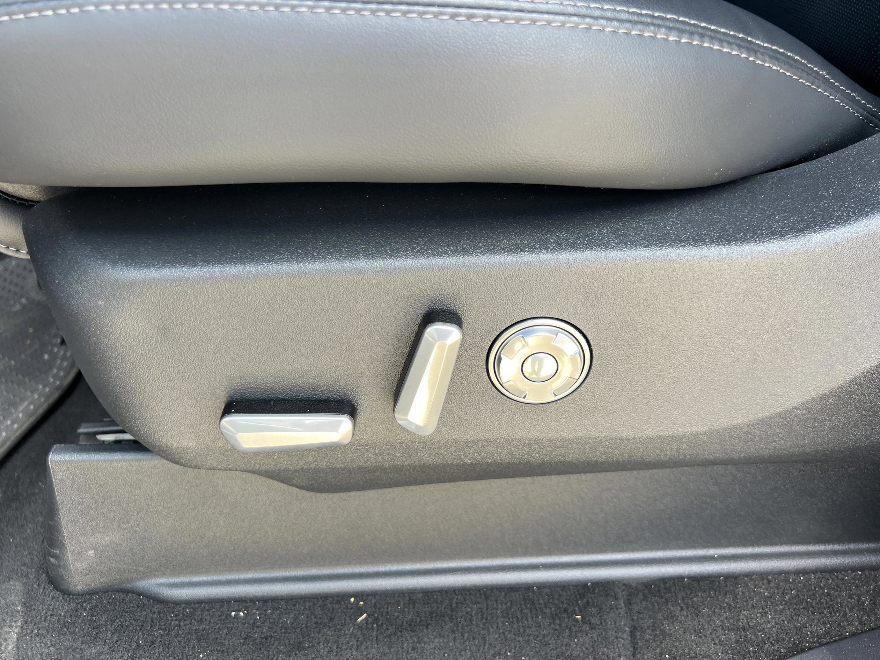 New 2025 Lincoln Navigator Reserve image 18