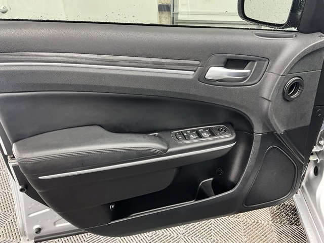 Used 2021 Chrysler 300 Touring w/ Sport Appearance Package image 12