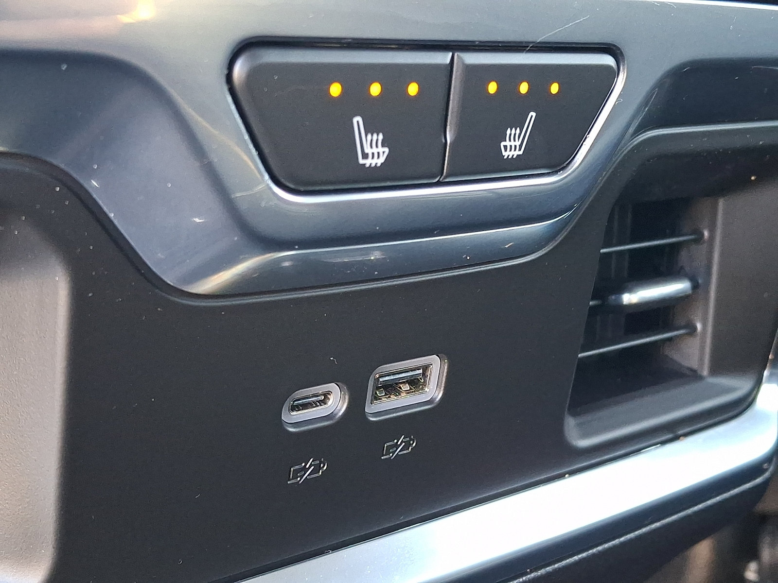 Certified 2025 Chevrolet Silverado 1500 LTZ w/ Technology Package AWD/4WD image 11