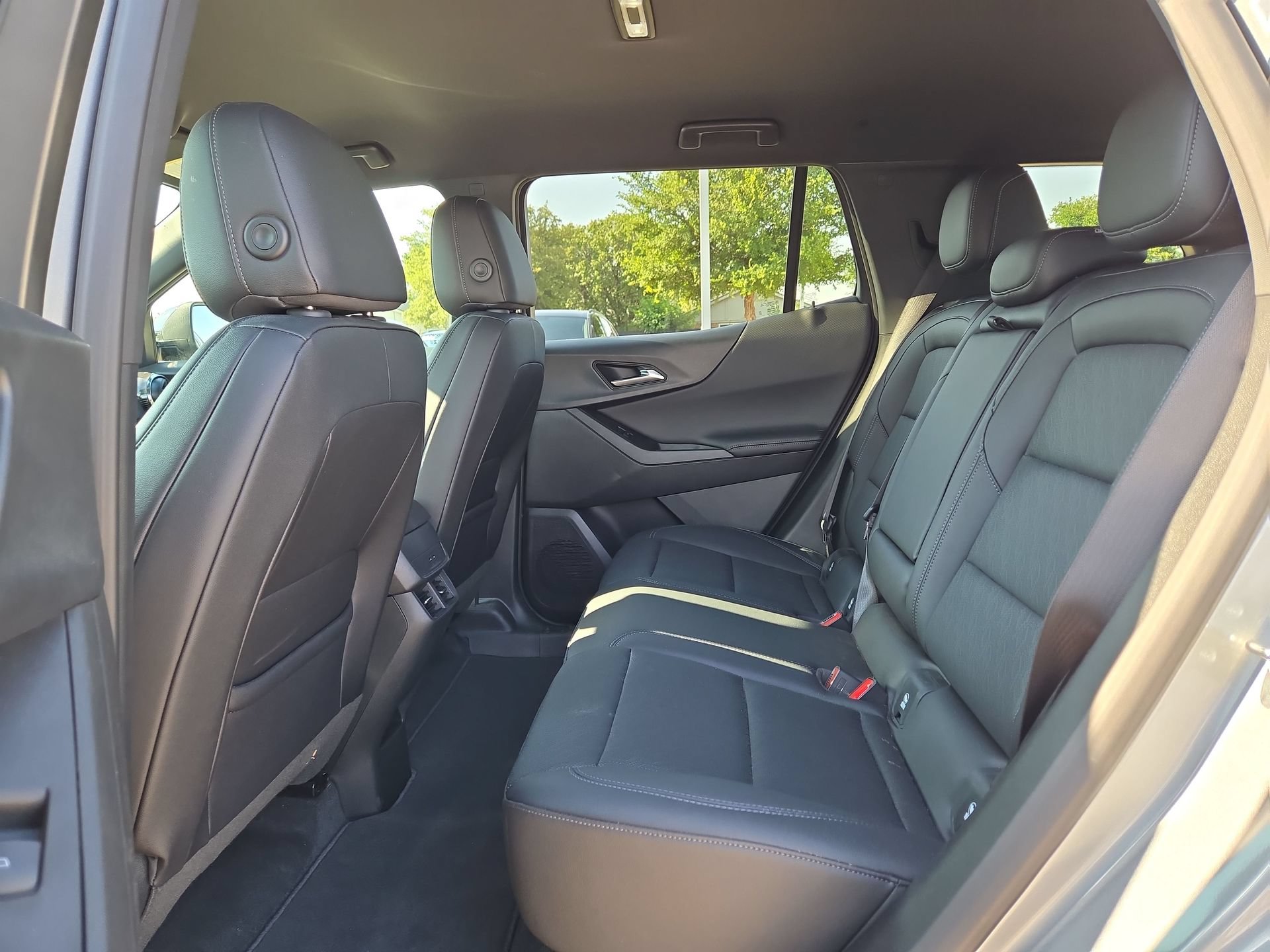 Used 2026 Chevrolet Equinox LT w/ Convenience Package II FWD image 13