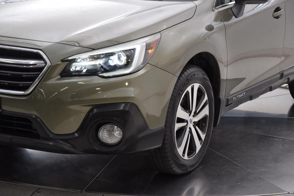 Used 2018 Subaru Outback 2.5i Limited AWD/4WD image 11