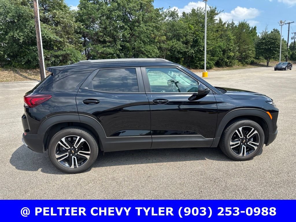 Used 2025 Chevrolet TrailBlazer LT w/ Convenience Package FWD image 8