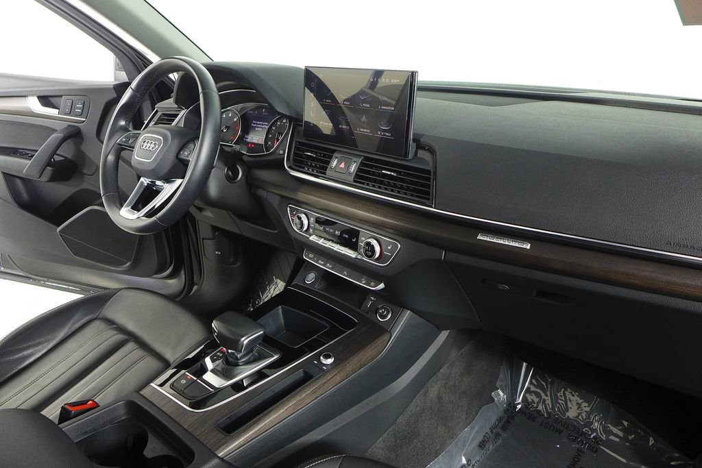 Used 2023 Audi Q5 2.0T Premium w/ Convenience Package image 13