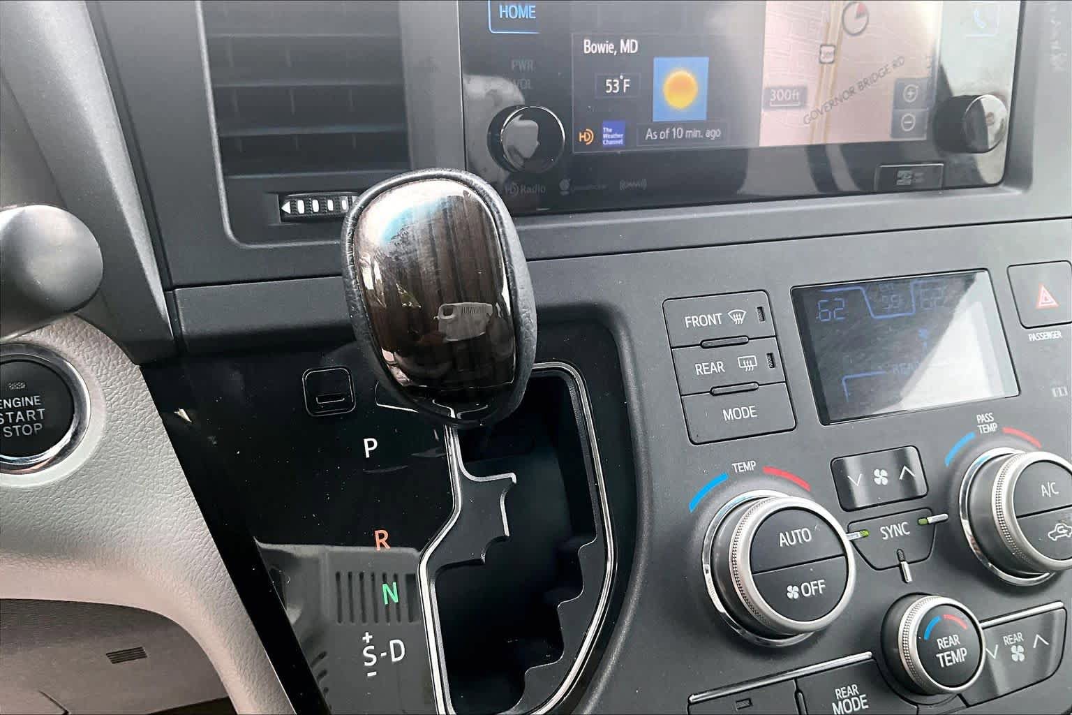 Used 2017 Toyota Sienna XLE w/ XLE Navigation Package FWD image 17