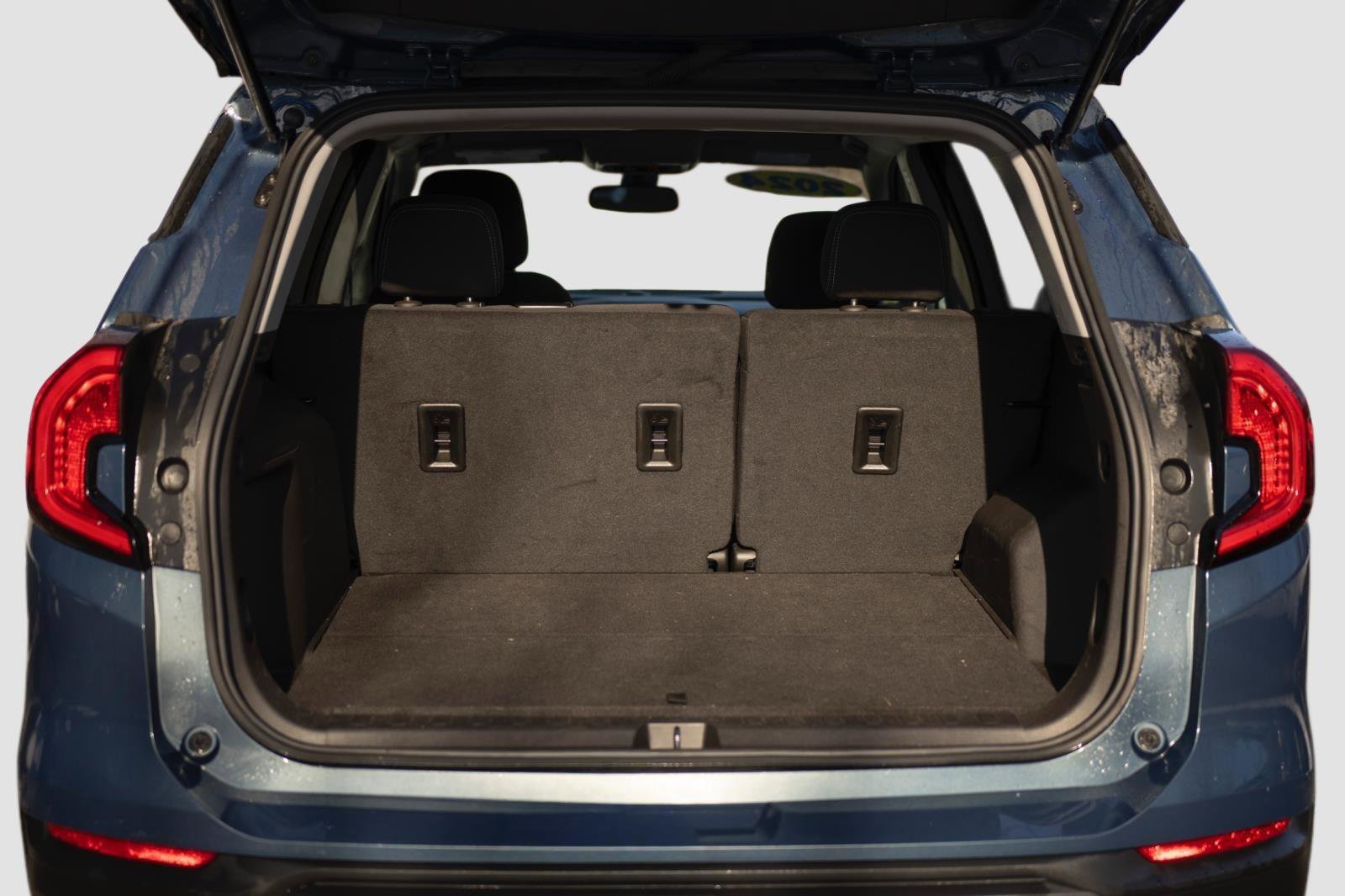 Used 2024 GMC Terrain SLE image 15