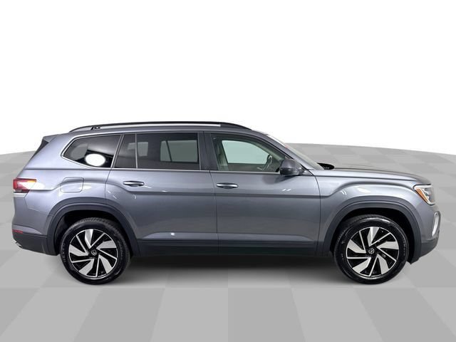 Used 2025 Volkswagen Atlas SE FWD image 9