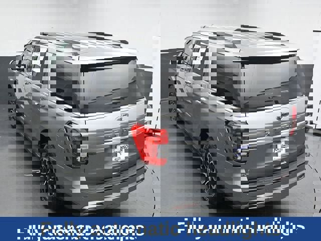 Used 2024 Ford Expedition XLT AWD/4WD image 26