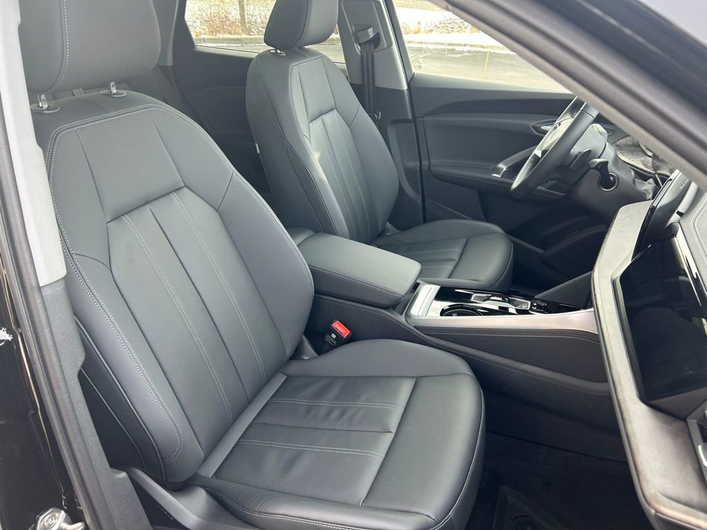 Used 2025 Audi Q5 Premium w/ Convenience Package image 22