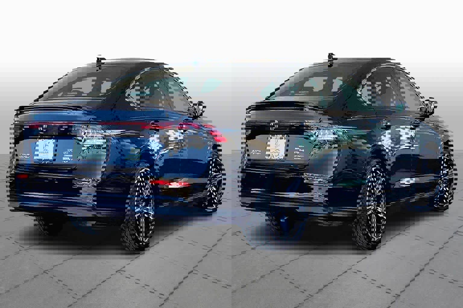 Used 2023 Honda Accord Sport image 12